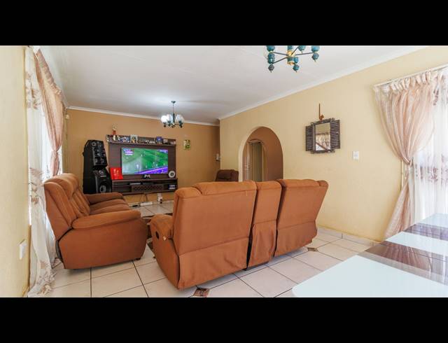 4 BEDROOM FREESTANDING FOR SALE IN MULBARTON